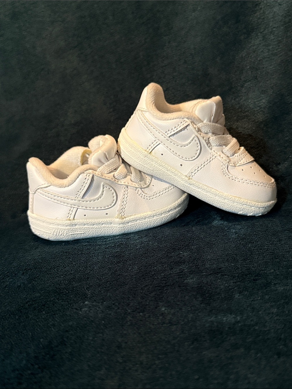 Baby Nike White Low-Top Sneakers size 2C